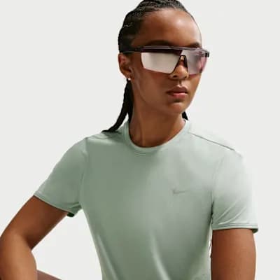Nike Swift (Women's Dri-FIT Short-Sleeve Running Top) chez Nike