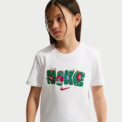 Nike Sportswear (Older Kids' T-Shirt) chez Nike