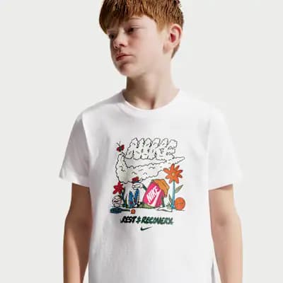 Nike Sportswear (Older Kids' T-Shirt) chez Nike